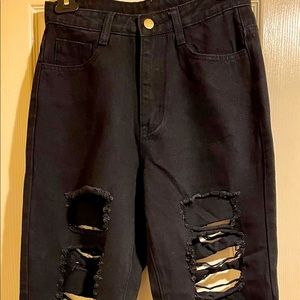 NWOT boyfriend jeans very cute!!!!